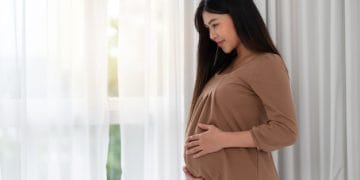 Ketahui apakah janin bisa lapar dan tanda-tandanya saat kehamilan muda menurut dokter. Tips untuk ibu hamil agar kebutuhan nutrisi janin tetap terpenuhi. Foto: Freepik