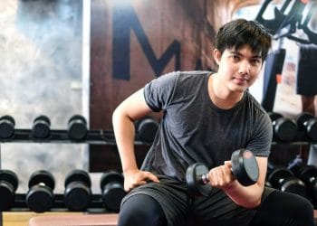Temukan 10 metode berbasis penelitian untuk menurunkan berat badan secara cepat dan aman, termasuk intermittent fasting, diet tinggi protein, pengelolaan stres, dan pola tidur yang mendukung metabolisme. Foto: Freepik