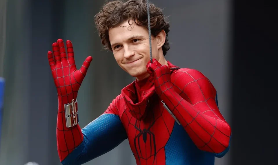Insiden saat syuting Spider-Man: Brand New Day menyebabkan Holland menderita gegar otak ringan. Syuting dihentikan sementara, dan dia mulai pulih perlahan. Foto: Yahoo