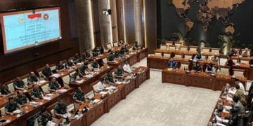 Suasana rapat pimpinan fraksi DPR RI di Gedung Nusantara, Jakarta, untuk membahas tuntutan “17+8 Tuntutan Rakyat.” (Gambar ilustrasi rapat DPR)