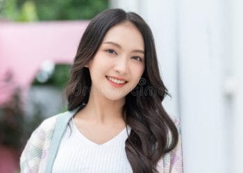 Cari tahu rahasia tetap wangi dan segar sepanjang hari meski cuaca panas menyengat. Simak tips perawatan tubuh, gaya hidup, hingga pilihan bahan alami untuk menjaga kepercayaan diri. Foto: Dreamstime.com