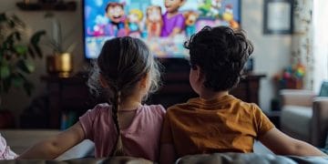 Tidak semua kartun aman ditonton anak. Kenali deretan film kartun dewasa berikut yang dapat memberikan dampak buruk bagi tumbuh kembang anak, mulai dari sifat agresif hingga perilaku manja. Foto: Freepik