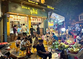 Temukan restoran terbaik dan street food autentik di Vietnam. Nikmati pengalaman kuliner yang menggugah selera di setiap kota besar Vietnam. (Sumber: Trip Advisor)