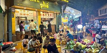 Temukan restoran terbaik dan street food autentik di Vietnam. Nikmati pengalaman kuliner yang menggugah selera di setiap kota besar Vietnam. (Sumber: Trip Advisor)