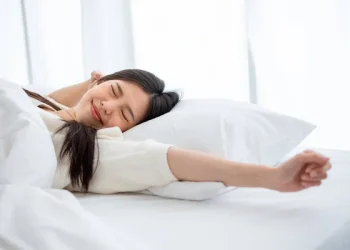 Ingin mood bagus seharian? Terapkan tujuh kebiasaan pagi berikut agar hari Anda penuh energi dan bahagia. (Sumber: Depositphotos)