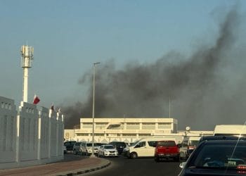 Asap membubung di tengah pemukiman Doha, menandai lokasi serangan udara Israel terhadap jajaran Hamas yang berlangsung pada 9 September 2025. (Sumber: cbsnews.com)