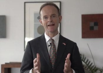 Duta Besar Inggris untuk Indonesia menjelaskan bahwa pengakuan resmi Negara Palestina adalah bentuk dukungan kuat terhadap solusi dua negara dan nilai bersama keadilan serta kedaulatan. Foto: British Embassy Jakarta