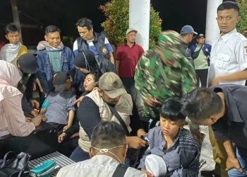 Kasus keracunan massal akibat program Makan Bergizi Gratis (MBG) di Cipongkor terus memburuk. Lebih dari 600 orang melaporkan gejala mual, pusing, dan muntah. Inilah kronologi terkini, respon pemerintah, dan keluhan warga. Foto: ANTARA/HO-Polda Jabar