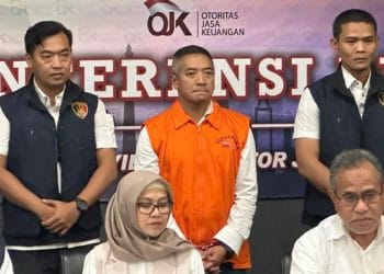 Mantan CEO Investree, Adrian Gunadi, ditangkap terkait dugaan penghimpunan dana masyarakat tanpa izin senilai Rp 2,7 triliun. (Sumber: CNN Indonesia/Dela Naufalia)