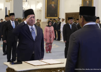 Erick Thohir setelah dilantik sebagai Menteri Pemuda dan Olahraga, saat pengambilan sumpah di Istana. (Sumber: BeritaNasional.com)