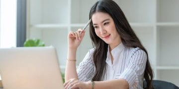 Meski punya kelebihan, kecerdasan bisa membawa tantangan: kenali 5 masalah yang kerap dialami orang cerdas. (Sumber: Getty Images/iStockphoto/AmnajKhetsamtip)