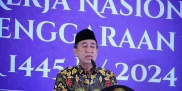 Ketua Komisi IX DPR Ashabul Kahfi saat memberikan keterangan terkait program MBG (Sumber: Humas Kemenag Via Detik.com)