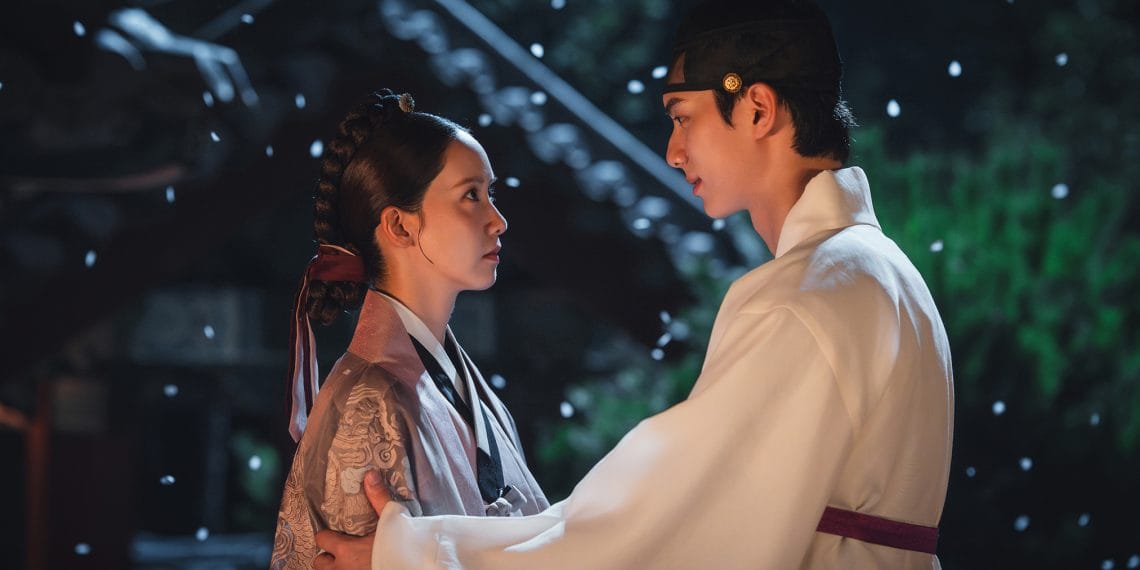 Pilihan Adegan Terbaik Menurut Lim Yoona, Lee Chae Min, dan Sutradara Bon Appétit, Your Majesty Inilah kisah dan alasan di balik adegan favorit Lim Yoona, Lee Chae Min, dan sutradara di Bon Appétit, Your Majesty. Foto: Soompi