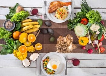 Temukan 16 jenis makanan yang dianjurkan untuk ibu menyusui agar bayi tumbuh gemuk dan sehat — dari alpukat hingga ubi jalar, lengkap dengan manfaat nutrisinya. Foto: Freepik