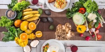 Temukan 16 jenis makanan yang dianjurkan untuk ibu menyusui agar bayi tumbuh gemuk dan sehat — dari alpukat hingga ubi jalar, lengkap dengan manfaat nutrisinya. Foto: Freepik