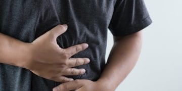 Temukan 12 pereda alami sakit perut berdasarkan bukti, mulai dari minum air, jahe, hingga diet BRAT, untuk meredakan ketidaknyamanan perut tanpa obat kimia. Foto: Freepik