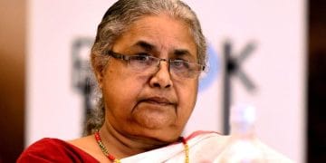 Shushila Karki saat menyapa publik setelah diumumkan sebagai Perdana Menteri Nepal. (Sumber: AFP)