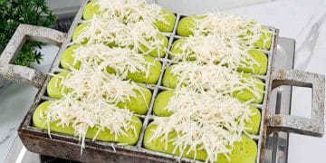 Pukis pandan keju dengan tekstur empuk dan aroma wangi (Sumber: Youtube / Dapur Hasika)