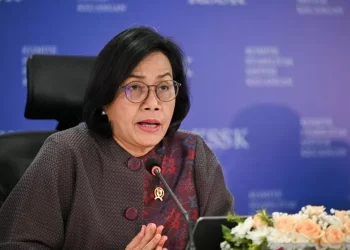 Menteri Keuangan Sri Mulyani Indrawati dalam sebuah pertemuan resmi sebelum digantikan. (Sumber foto: ANTARA)