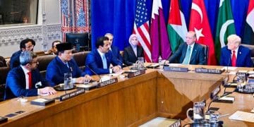 Presiden Prabowo menghadiri pertemuan multilateral Timur Tengah atas undangan Donald Trump di markas PBB. Momen ini jadi sorotan diplomasi global. (Sumber: Sekretariat Presiden Via Detik.com)