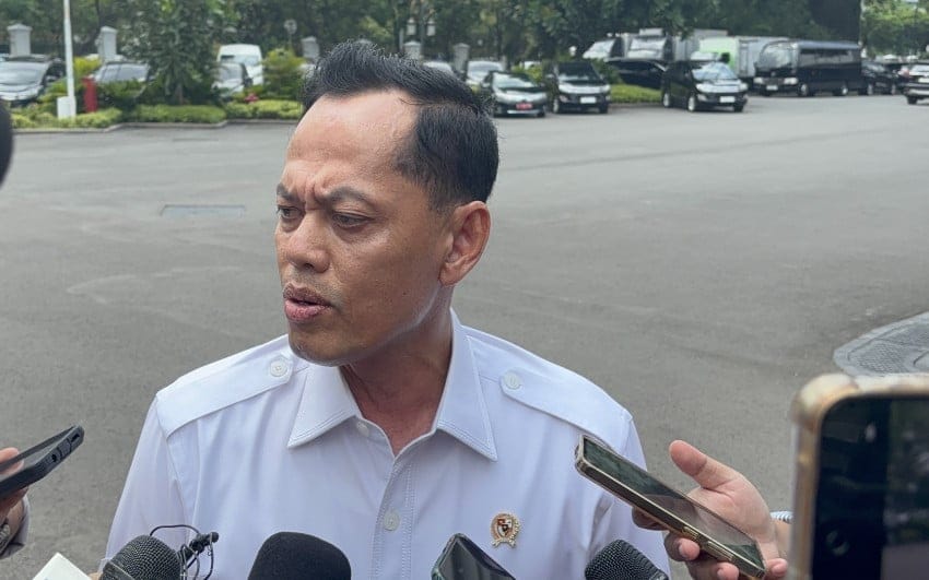 Aris Marsudiyanto Klarifikasi Isu Mahfud MD Jadi Menteri Kabinet Prabowo Aris Marsudiyanto menanggapi isu mengenai Mahfud MD yang disebut-sebut akan menjadi menteri dalam Kabinet Prabowo. Foto: Sindo News