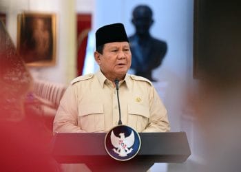 Presiden Prabowo Subianto saat memberikan keterangan pers di Istana Merdeka. (Sumber: ksp.go.id)