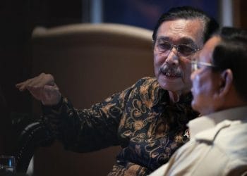 Pemerintah melalui GovTech uji coba sistem bansos dengan pengenalan wajah (face recognition) di Banyuwangi guna meningkatkan keteraturan dan transparansi penyaluran bantuan sosial. (Sumber: Arsip Sekretariat Kabinet Via CNN Indonesia)