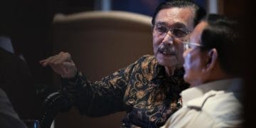 Pemerintah melalui GovTech uji coba sistem bansos dengan pengenalan wajah (face recognition) di Banyuwangi guna meningkatkan keteraturan dan transparansi penyaluran bantuan sosial. (Sumber: Arsip Sekretariat Kabinet Via CNN Indonesia)