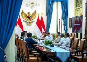 Presiden Prabowo Subianto saat memimpin rapat kabinet membahas percepatan program nasional.Sumber foto: Sekretariat Presiden