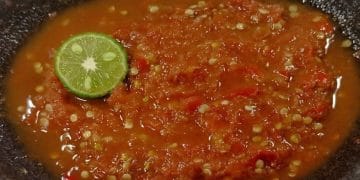 Sambal tempong dengan cabai melimpah yang siap disantap bersama nasi hangat. (Sumber: Sajian Sedap)