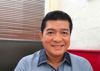 Silfester Matutina telah divonis 1,5 tahun penjara sejak 2019 namun belum ditahan; publik mendesak Kejaksaan Agung dan Kejari Jaksel segera mengeksekusi putusan inkracht. Foto: Bisnis.com