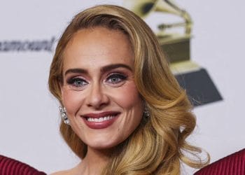 Adele disebut tengah didekati untuk tampil di Super Bowl Halftime Show 2026 di Santa Clara. Apakah sang bintang akan menerima tawaran ini setelah sebelumnya menolak. (Sumber: Reuters)