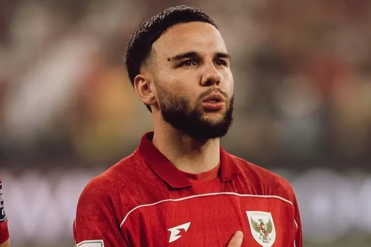 Lompatan Epik: Calvin Verdonk Jadi Orang Indonesia Pertama di Ligue 1 Prancis Calvin Verdonk saat mengenakan kostum tim sebelumnya—menggambarkan sosok pemain Indonesia yang menembus liga elite Prancis. (Sumber: Instagram/c.verdonk via klikanggaran.com)