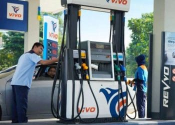 SPBU Vivo akhirnya menyetujui pembelian BBM dari Pertamina melalui skema bisnis ke bisnis (B2B). Model base fuel menjadi inti dari kesepakatan baru ini untuk menjaga pasokan dan stabilitas harga. (Sumber foto: katadata.co.id)