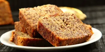 Resep bolu pisang kepok kukus 2 telur yang lembut dan wangi. Antigagal, murah, dan mudah dibuat hanya dengan bahan sederhana di rumah! (Foto: Shutterstock)