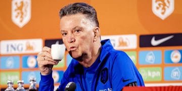 Setelah Patrick Kluivert dipecat, muncul rumor bahwa Louis Van Gaal akan menjadi pelatih baru Timnas Indonesia. Berikut fakta dan kabar terbarunya. (Foto: AFP/ANP/Robin van Lonkhuijsen)