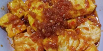 Resep balado tahu pedas gurih yang murah dan mudah dibuat. Cuma pakai bahan sederhana, rasanya luar biasa! Cocok buat lauk akhir bulan. (Foto: Cookpad @desiarumk)