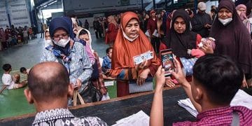 BLT tambahan Rp300 ribu cair mulai bulan ini. Gus Ipul sebut total anggaran mencapai Rp31,54 triliun bagi 35 juta penerima manfaat. (Foto: Antara/Adeng Bustomi)