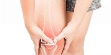 Banyak anak muda kini mengeluhkan nyeri lutut, dokter ortopedi menjelaskan penyebabnya bukan hanya karena usia, tapi juga gaya hidup dan teknik olahraga. (Foto: kontan.co.id)