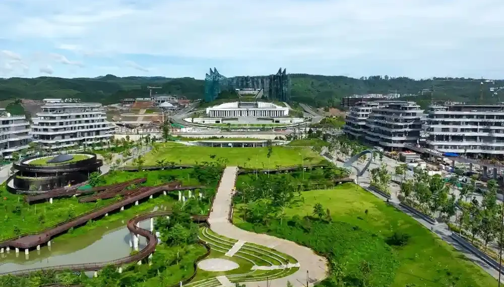 BRIN memperingatkan krisis air di IKN jika pembangunan tak diimbangi solusi air. Hanya sebagian kecil air murni tersedia di wilayah tersebut. (Sumber: ikn.go.id)