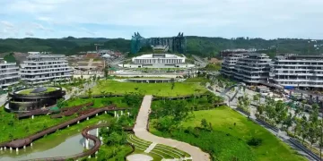 BRIN memperingatkan krisis air di IKN jika pembangunan tak diimbangi solusi air. Hanya sebagian kecil air murni tersedia di wilayah tersebut. (Sumber: ikn.go.id)