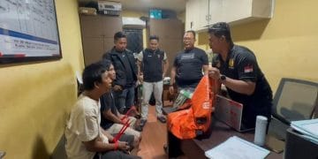 Dua maling motor berpura-pura jadi kurir makanan ditangkap polisi di Tambora, Jakarta Barat. Keduanya ternyata residivis kasus serupa. (Foto: Detik.com)