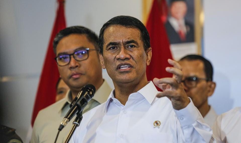 Menteri Pertanian Amran Sulaiman mengajak Brasil berinvestasi di bidang peternakan sapi usai pertemuan bilateral Presiden Prabowo dan Presiden Lula da Silva. (Foto: ANTARA FOTO/ASPRILLA DWI ADHA/NYM)