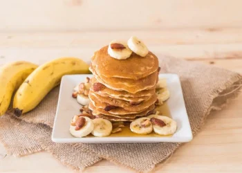 Resep pancake pisang tanpa tepung yang lembut, manis alami, dan mudah dibuat. (Foto: Freepik)