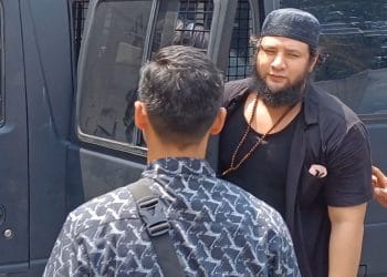 Ammar Zoni menjalani sidang perdana kasus jual narkoba di Rutan Salemba hari ini. Ia disebut mengedarkan barang haram bersama lima rekan lainnya. (Foto: http://kompas.com/MELVINA%20TIONARDUS)