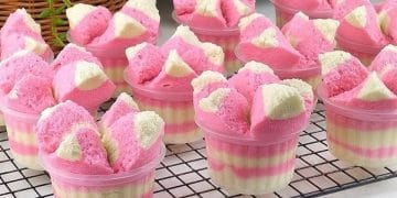 Resep bolu kukus mekar lembut cuma pakai 2 telur dan tepung. Antigagal, cocok untuk camilan keluarga dan ide jualan. (Sumber: Viva Bali)