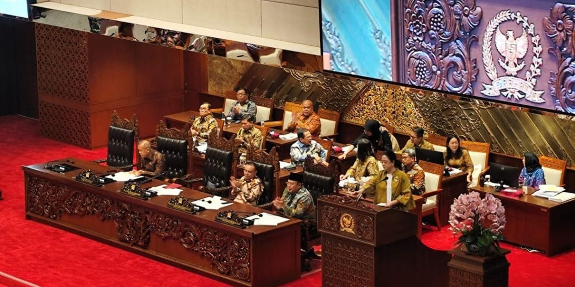 DPR resmi mengesahkan RUU Kepariwisataan menjadi undang-undang. Simak dampak dan strategi baru bagi industri pariwisata Indonesia. (Sumber: kompas.com/Rahel)