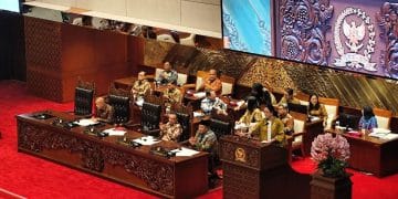 DPR resmi mengesahkan RUU Kepariwisataan menjadi undang-undang. Simak dampak dan strategi baru bagi industri pariwisata Indonesia. (Sumber: kompas.com/Rahel)