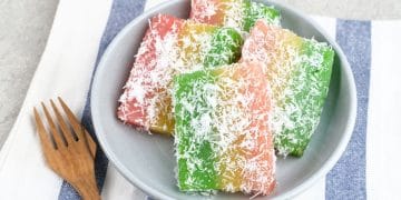 Sentiling singkong lembut dan wangi, kue nostalgia yang hemat dan mudah dibuat. Resep lengkap, tips warna-warni, dan cara agar teksturnya selalu empuk. (Foto: tokowahab.com)