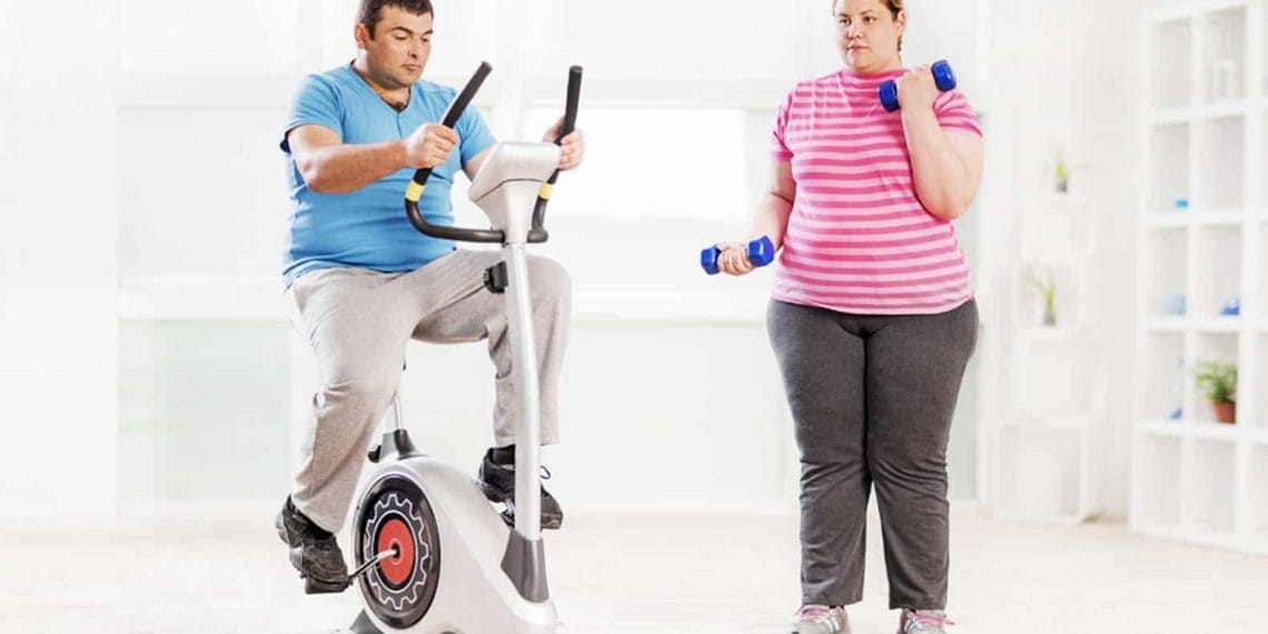 Panduan Aman Memulai Olahraga bagi Orang Obesitas Menurut Dokter Dokter olahraga memberikan panduan aman memulai latihan bagi penderita obesitas agar terhindar dari cedera dan menjaga motivasi tetap konsisten. (Foto: kliniktulangbelakang.com)